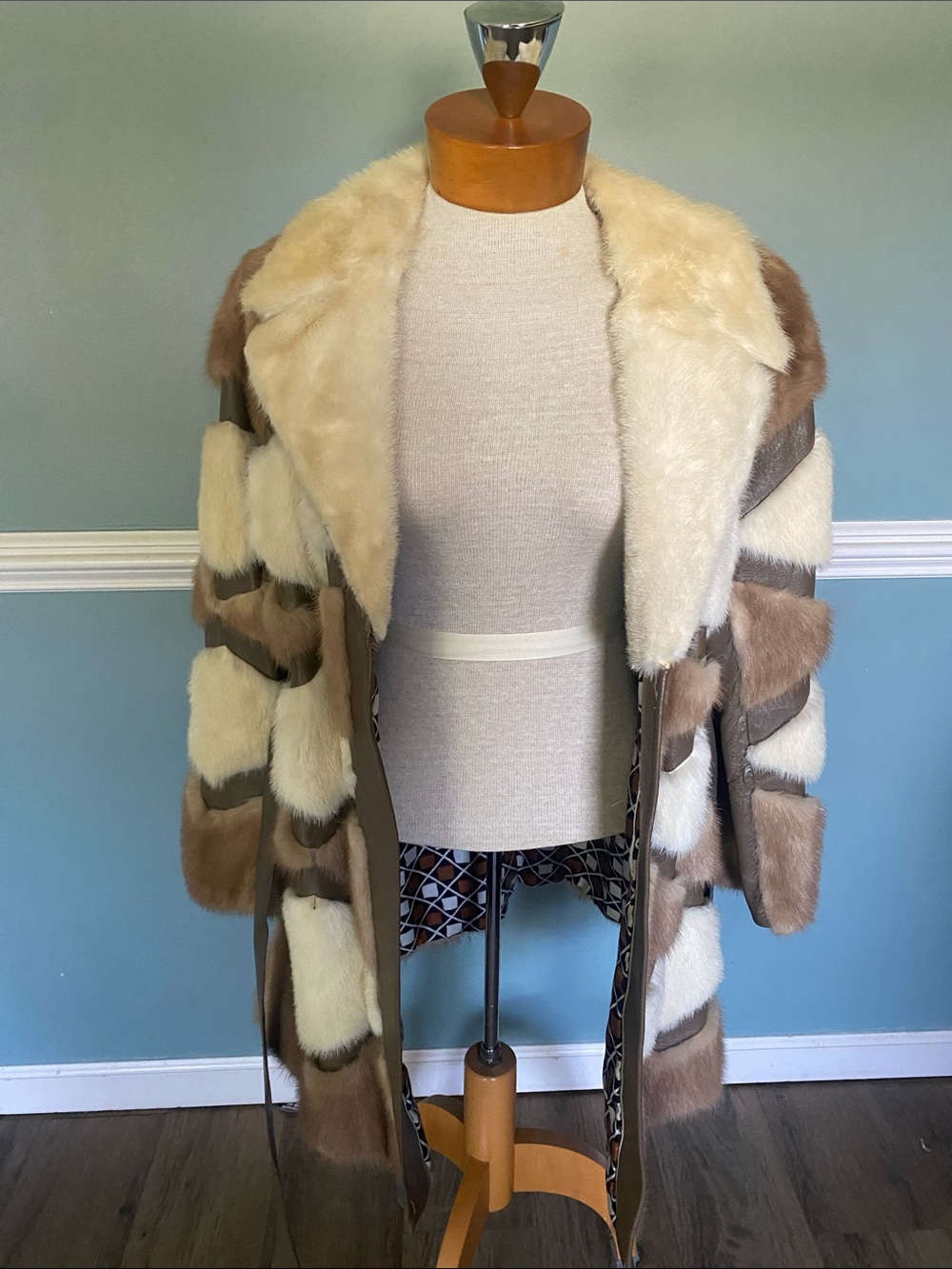 VINTAGE 1960S OLEG CASSINE PATCHWORK FUR LEATHER JACKET with tie waist. Size M - Picture 6 of 12